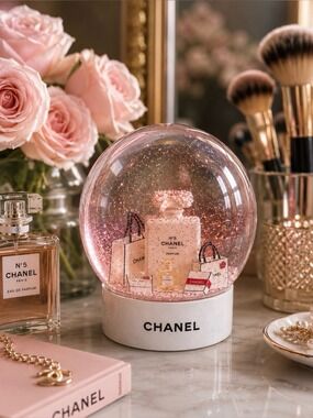 Chanel Pink Water No. 5 Perfume Snow Globe Beauty Counter New in Box Collectible